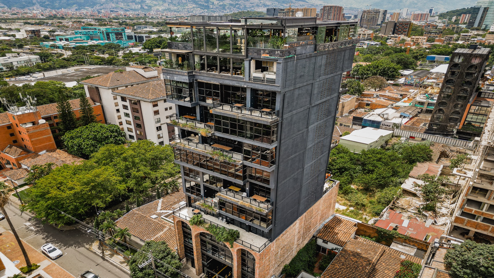 Torre Lituania, edificio de oficinas en El Poblado, Medellín